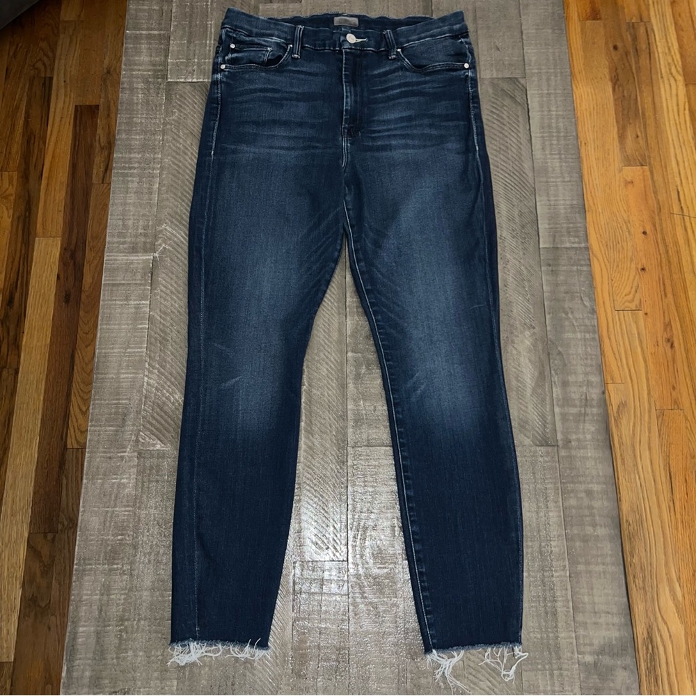 MOTHER Denim High Wasited Looker Ankle Fray, 32